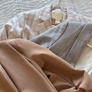 3 Blazer Hundle H&M Women's Blazers in Plaid, Herringbone, and Tan